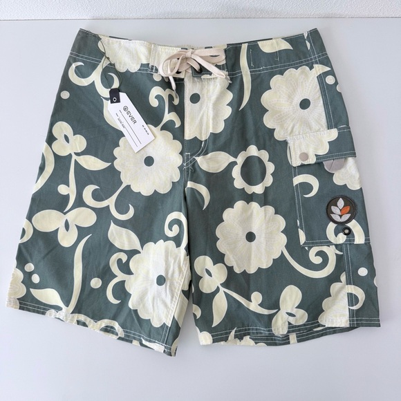 EVER Boutique Surf Sample Board Shorts NWT Made in USA Retro Floral Canvas 32